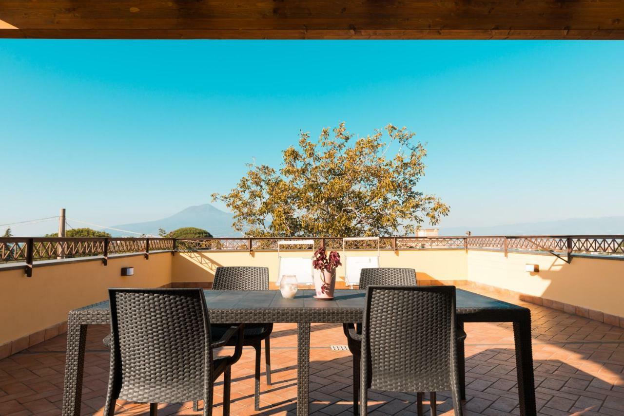 Villa Lucia Terrazza Panoramica 卡斯特拉玛雷帝斯达比亚 外观 照片