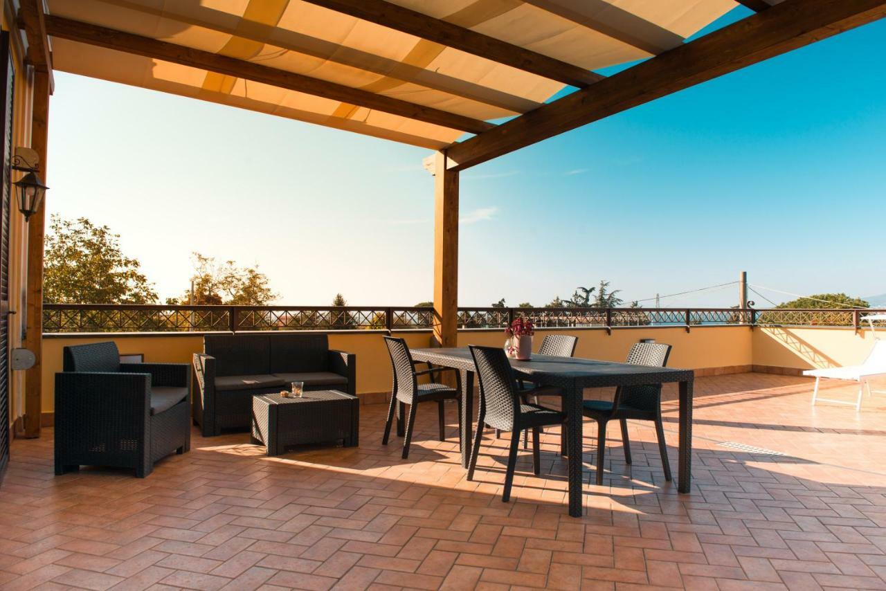 Villa Lucia Terrazza Panoramica 卡斯特拉玛雷帝斯达比亚 外观 照片