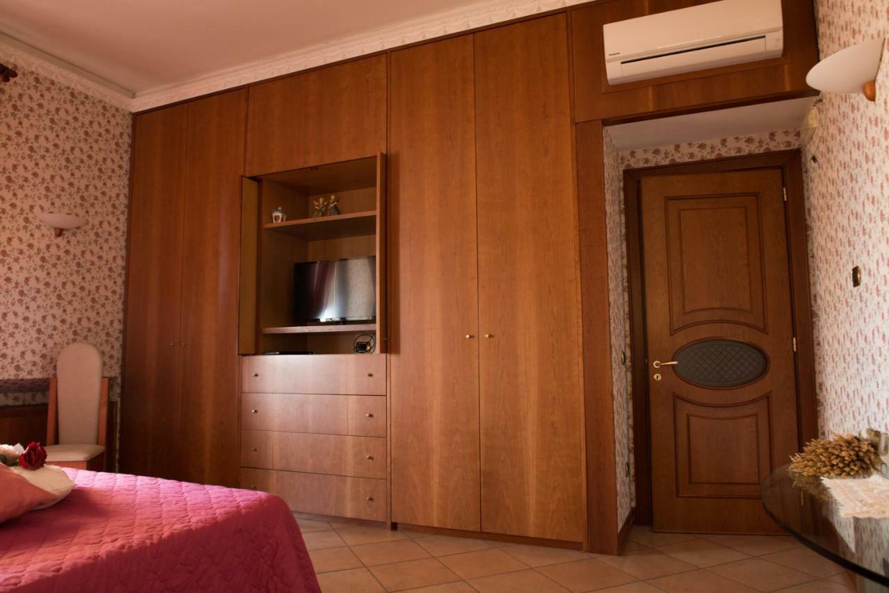 Villa Lucia Terrazza Panoramica 卡斯特拉玛雷帝斯达比亚 外观 照片