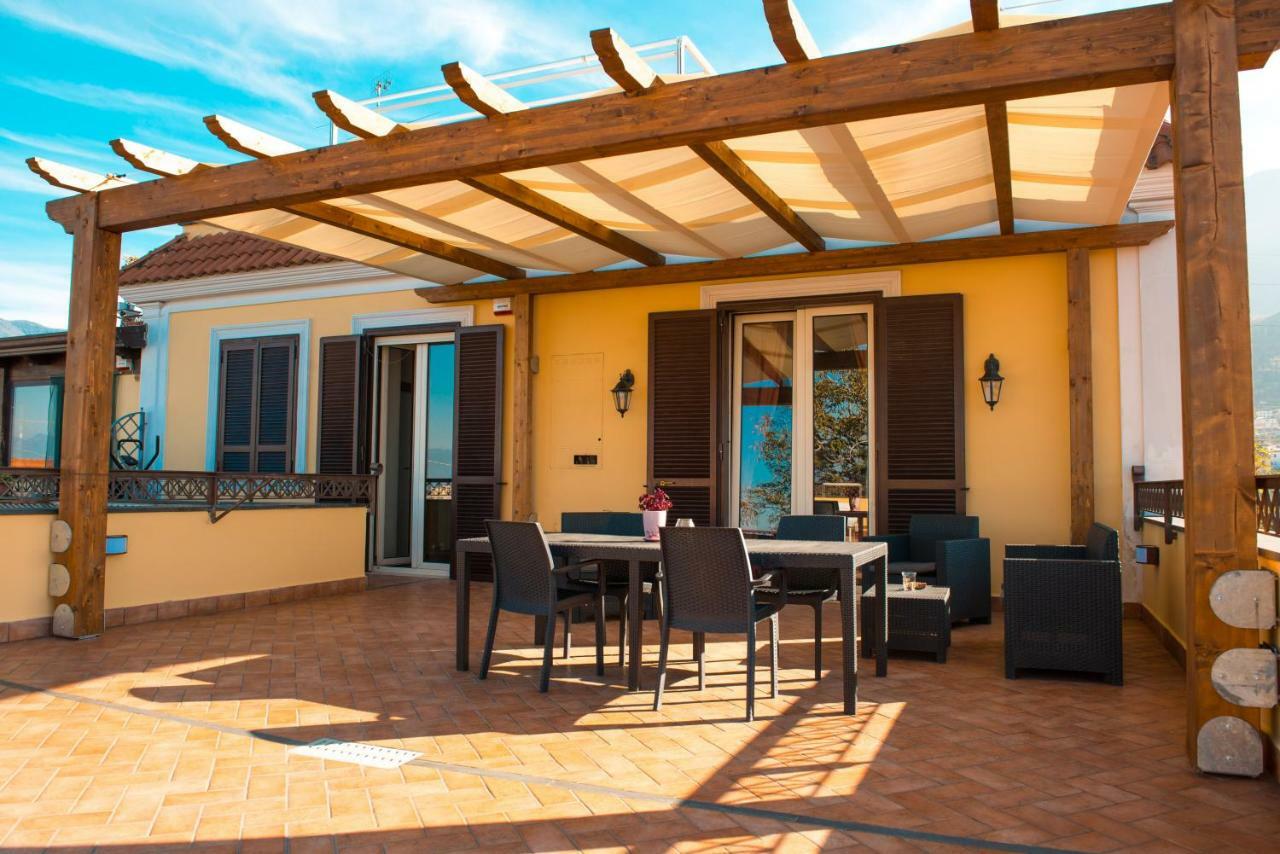 Villa Lucia Terrazza Panoramica 卡斯特拉玛雷帝斯达比亚 外观 照片