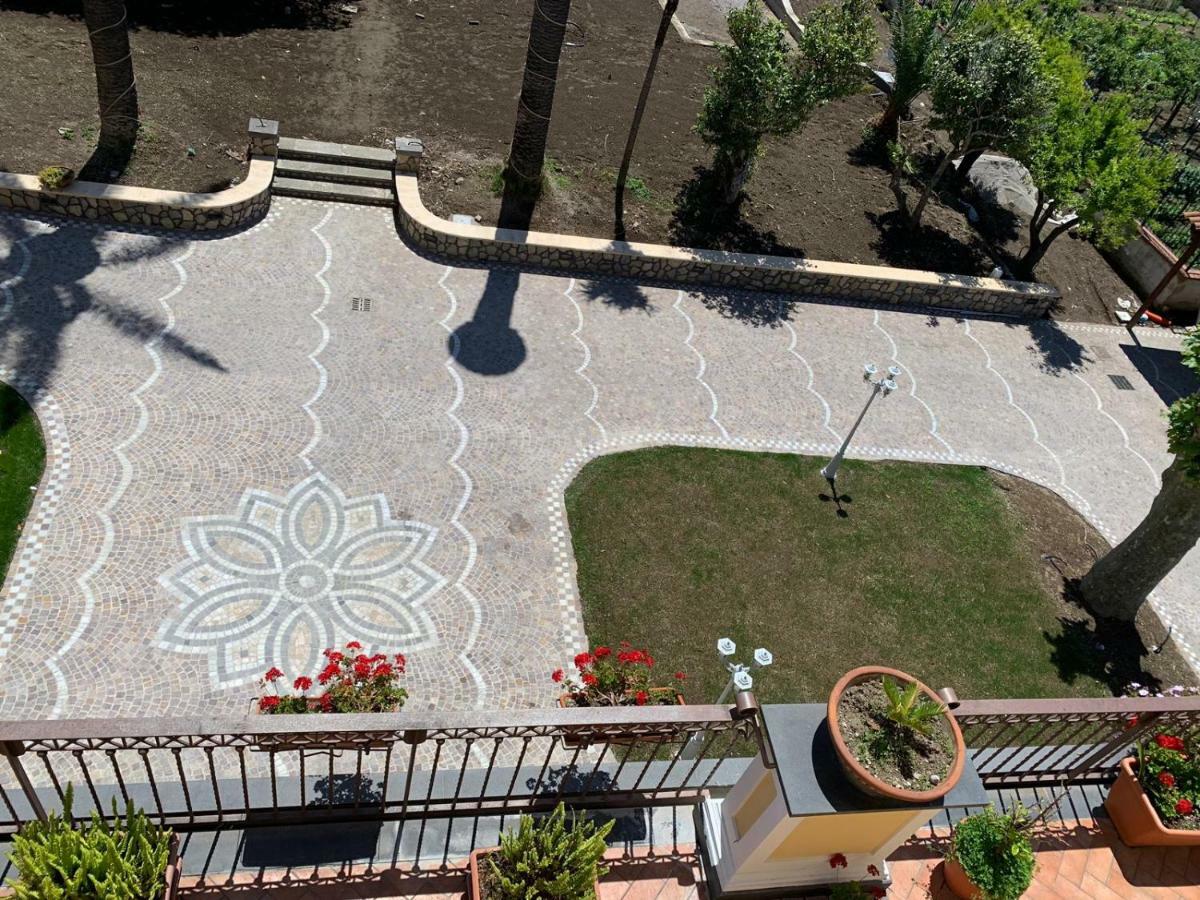 Villa Lucia Terrazza Panoramica 卡斯特拉玛雷帝斯达比亚 外观 照片